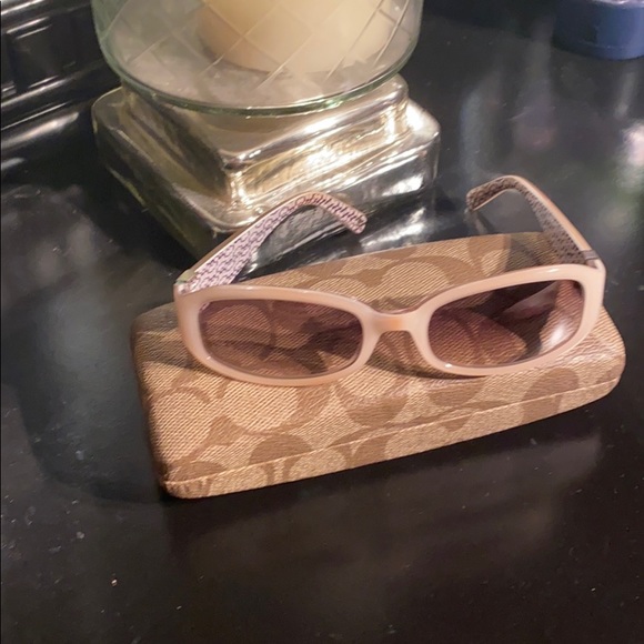 Coach Sunglasses - Picture 4 of 4